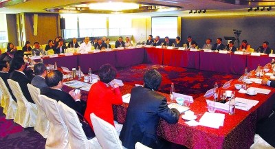  5月14日，华侨试验区规划和政策创新征询意见座谈会在香港举行。（《南方日报》/林馥盛 摄)
