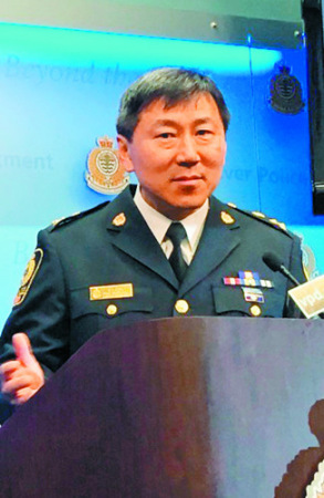 朱小荪5月退休,离开8年的温市警局长职务,以及长达36年的警政服务生涯。(资料照片) 朱小荪5月退休,离开8年的温市警局长职务,以及长达36年的警政服务生涯。(资料照片)