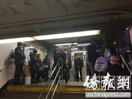 “共用”月票的特殊刷卡族(图片来源:美国侨报) “共用”月票的特殊刷卡族(图片来源:美国侨报)