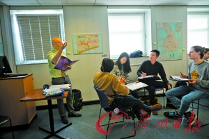 盎格鲁大陆英语学校是英国规模最大的语言学校之一。 盎格鲁大陆英语学校是英国规模最大的语言学校之一。