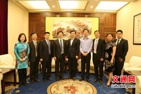 代表团拜会中国驻尼泊尔大使吴春太
