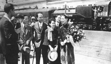 1930年,来美演出的梅兰芳受到华人华侨的热烈欢迎(资料图) 1930年,来美演出的梅兰芳受到华人华侨的热烈欢迎(资料图)