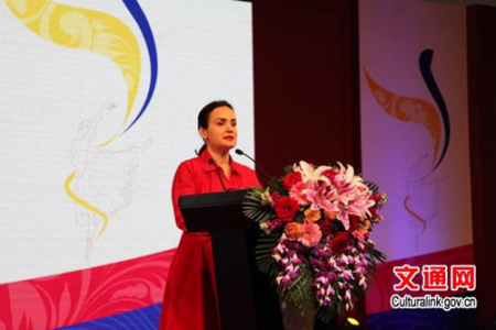 克罗地亚文化部部长助理伊娃·赫拉斯特-索乔致辞 克罗地亚文化部部长助理伊娃·赫拉斯特-索乔致辞