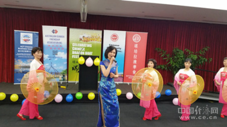 澳华会的舞蹈:西湖山水(翁东辉 摄) 澳华会的舞蹈:西湖山水(翁东辉 摄)