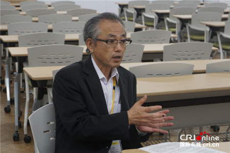 日本汉字博物馆馆长助理山崎信夫接受记者采访 日本汉字博物馆馆长助理山崎信夫接受记者采访