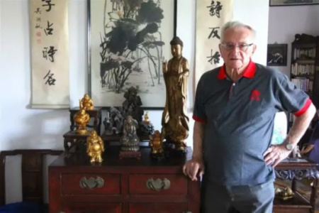 古拉尔赤克大使家中充满了浓郁中国气息。 王云松 摄 古拉尔赤克大使家中充满了浓郁中国气息。 王云松 摄