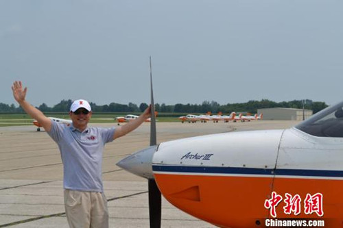 张博在美国训练飞行技术。　薛涛 摄