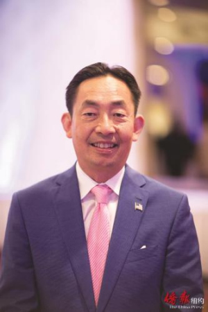 鹰木崖市议员梁智。(美国《侨报》) 鹰木崖市议员梁智。(美国《侨报》)