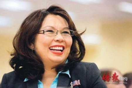 图为赢得伊州民主党国会参议员侯选人资格的谭美。(美国《侨报》) 图为赢得伊州民主党国会参议员侯选人资格的谭美。(美国《侨报》)