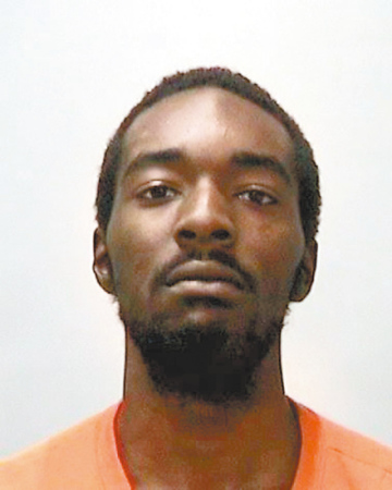中央警察分局逮捕三名正抢劫三名女游客的非裔青年Kordell Carter。(旧金山警方提供) 中央警察分局逮捕三名正抢劫三名女游客的非裔青年Kordell Carter。(旧金山警方提供)