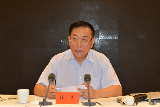 7月25日上午，中国侨联九届六次常委会议在京召开，中国侨联主席林军主持会议并讲话。
