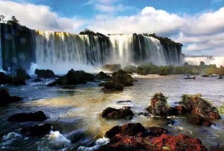 世界上最宽的瀑布―阿根廷伊瓜苏瀑布