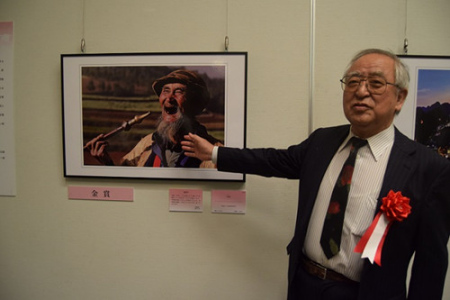 讲解作品。 讲解作品。