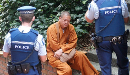 一名假和尚在新西兰被抓 一名假和尚在新西兰被抓