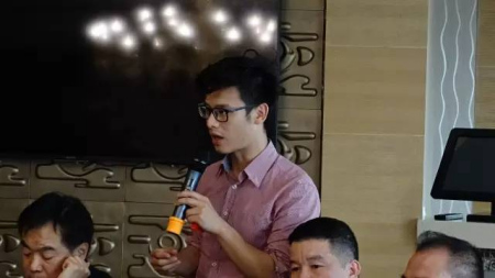 华裔青年会长王瑞建言。(法国《欧洲时报》/孔帆 摄) 华裔青年会长王瑞建言。(法国《欧洲时报》/孔帆 摄)
