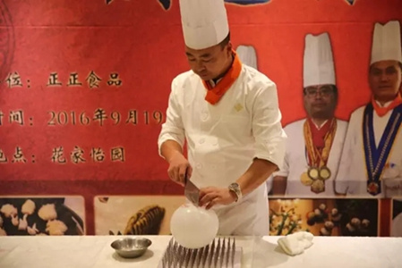 钉钣上气球上切肉丝 钉钣上气球上切肉丝