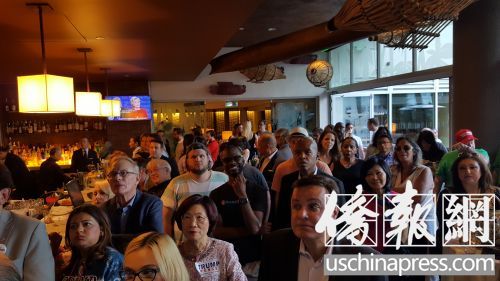 比华利山的洛杉矶共和党部组织的观看总统大选第一场辩论活动。(图片由刘吉米提供) 比华利山的洛杉矶共和党部组织的观看总统大选第一场辩论活动。(图片由刘吉米提供)