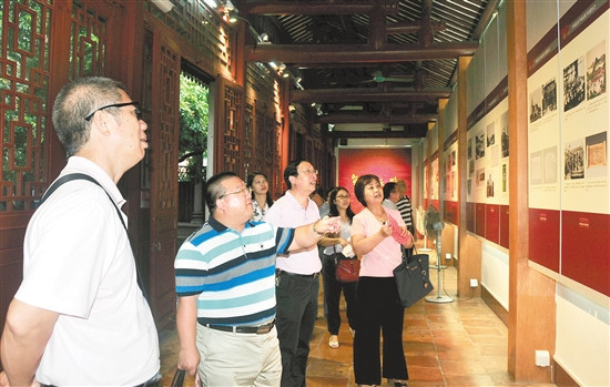 台山市外侨局组织领导干部参观广州农讲所。 台山市外侨局组织领导干部参观广州农讲所。