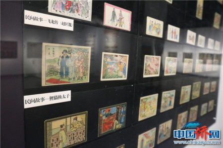 展出的烟画内容涵盖社会生活的方方面面。 展出的烟画内容涵盖社会生活的方方面面。