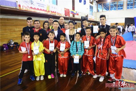 获奖学员合影。(阿根廷华人网/柳军 摄) 获奖学员合影。(阿根廷华人网/柳军 摄)