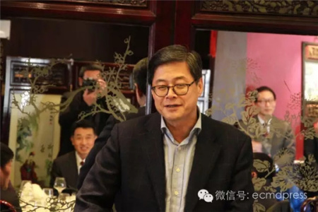 马燕生公参代表中国驻法使馆教育处对“天外”法国校友会的正式成立表示热烈祝贺。 马燕生公参代表中国驻法使馆教育处对“天外”法国校友会的正式成立表示热烈祝贺。