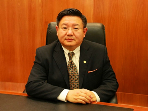 沈寒冰被称为澳大利亚第一华人律师，曾代理过著名的“维多利亚楼花”案