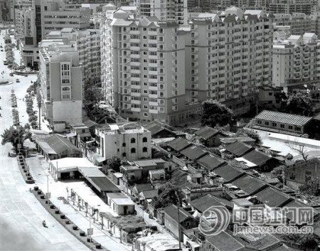 “东华路城中村”。 “东华路城中村”。