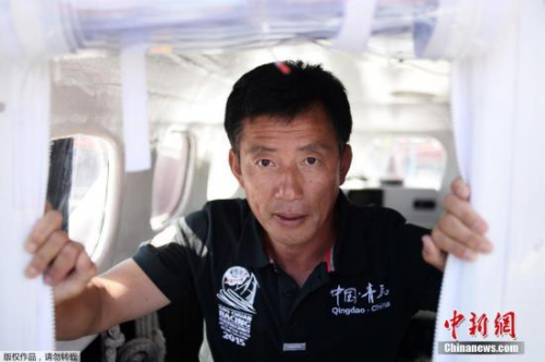 郭川说,他航海就像博尔特跑百米每一步都力求精确一样,任何细节都不能忽视,因为他有时要在游走在生命攸关的极限边缘,容不得任何闪失。 郭川说,他航海就像博尔特跑百米每一步都力求精确一样,任何细节都不能忽视,因为他有时要在游走在生命攸关的极限边缘,容不得任何闪失。