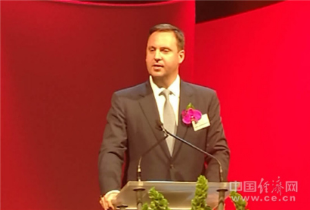 图为澳大利亚贸易和投资部长乔博发表主旨演讲。(中国经济网记者 翁东辉 摄) 图为澳大利亚贸易和投资部长乔博发表主旨演讲。(中国经济网记者 翁东辉 摄)