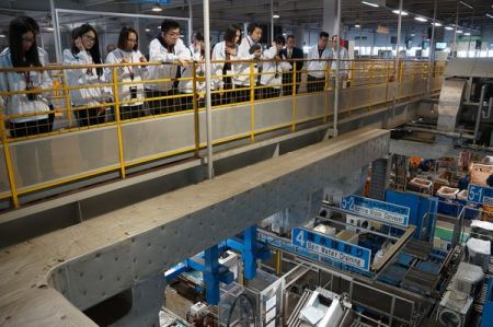 中国大学生代表团访日 走进企业院校展开友好交流-中国侨网