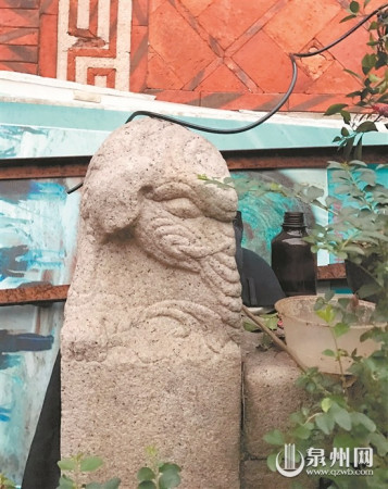 园中石雕象整体造型圆润