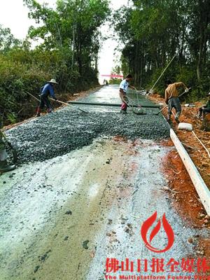 佛山电信对口帮扶的湛江山嘴村硬底化道路开工。 　　/佛山对口帮扶湛江市工作组供图 