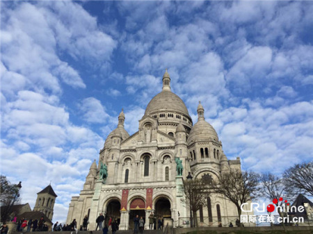 拍摄于12月16日的巴黎圣心教堂。当日，巴黎因为“防重污染”实行单双号限行。(林先生供图)