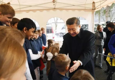 伯尔尼车站迎接仪式。 伯尔尼车站迎接仪式。