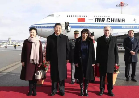 机场迎接仪式。 机场迎接仪式。