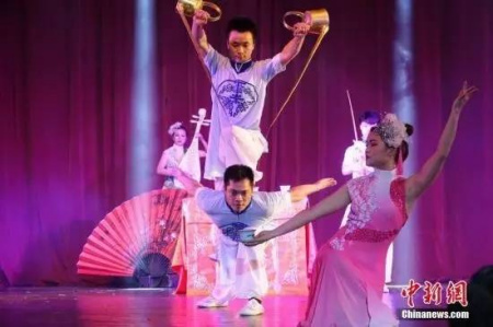 马来西亚·诗巫,长嘴壶功夫表演《中华茶韵》 马来西亚·诗巫,长嘴壶功夫表演《中华茶韵》