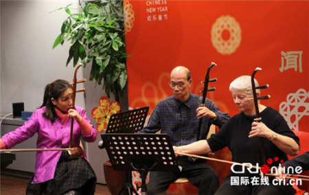 文化中心艺术班学员带来二胡演奏 文化中心艺术班学员带来二胡演奏
