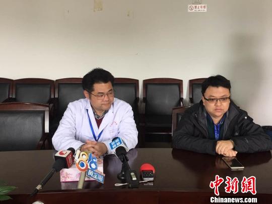 院方接受采访。 李婷婷 摄 院方接受采访。 李婷婷 摄