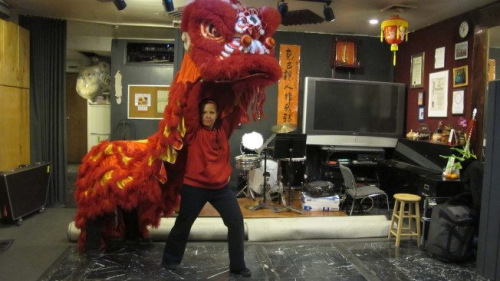 皮瑞姆学习舞狮十多年,非常热爱表演和训练。(美国《世界日报》/高梦梓 摄) 皮瑞姆学习舞狮十多年,非常热爱表演和训练。(美国《世界日报》/高梦梓 摄)