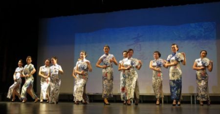 芝加哥旗袍协会表演《青花瓷韵》 芝加哥旗袍协会表演《青花瓷韵》