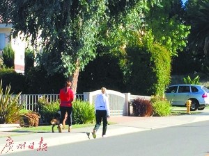 最近美国加州的房屋供应量大幅下降。 最近美国加州的房屋供应量大幅下降。
