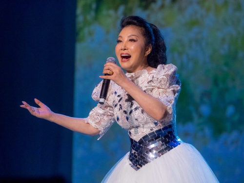 刘燕燕演唱芦花(墨尔本华星艺术团供图) 刘燕燕演唱芦花(墨尔本华星艺术团供图)