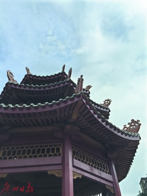 小公园亭设计精巧。 小公园亭设计精巧。