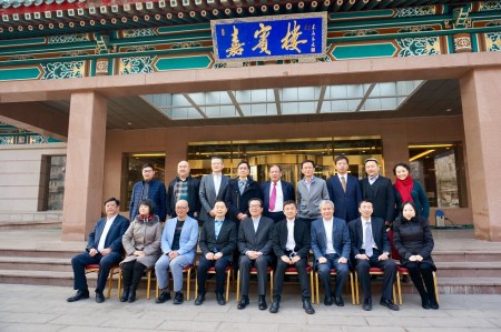 　侨创联盟顾问、中国侨联特聘专家以及20位联盟副理事长出席会议。中国经济网记者 苏琳摄。