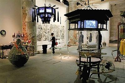 2015年威尼斯双年展展出的邱志杰作品《上元灯彩》。 2015年威尼斯双年展展出的邱志杰作品《上元灯彩》。