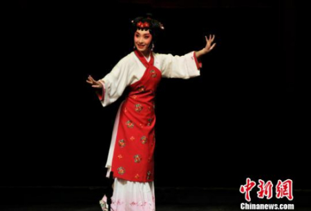 图为重庆国家级非物质文化遗产川剧表演。　受访者供图 摄