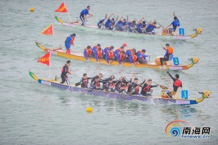 中华龙舟大赛海南万宁站现场。海报集团全媒体中心记者 袁琛 摄 中华龙舟大赛海南万宁站现场。海报集团全媒体中心记者 袁琛 摄