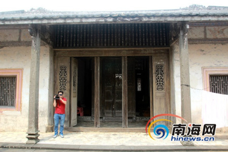 “南洋文化之旅·感受文昌魅力”大型媒体采风活动走进文昌铺前镇林家大院。南海网记者陈望 摄 “南洋文化之旅·感受文昌魅力”大型媒体采风活动走进文昌铺前镇林家大院。南海网记者陈望 摄