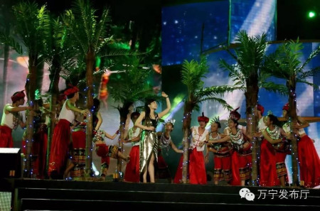 槟榔元素常常被搬上万宁举办的各大晚会 槟榔元素常常被搬上万宁举办的各大晚会