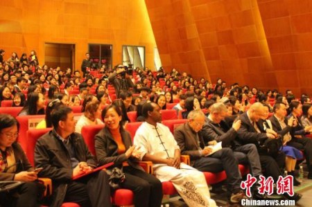 开幕式上座无虚席。刘着之 摄 开幕式上座无虚席。刘着之 摄